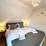 Sky & - Endless Sea I Hochwertige, Stilvolle Wohnungen, Strandnah, Boxspringbett, Mit Garten